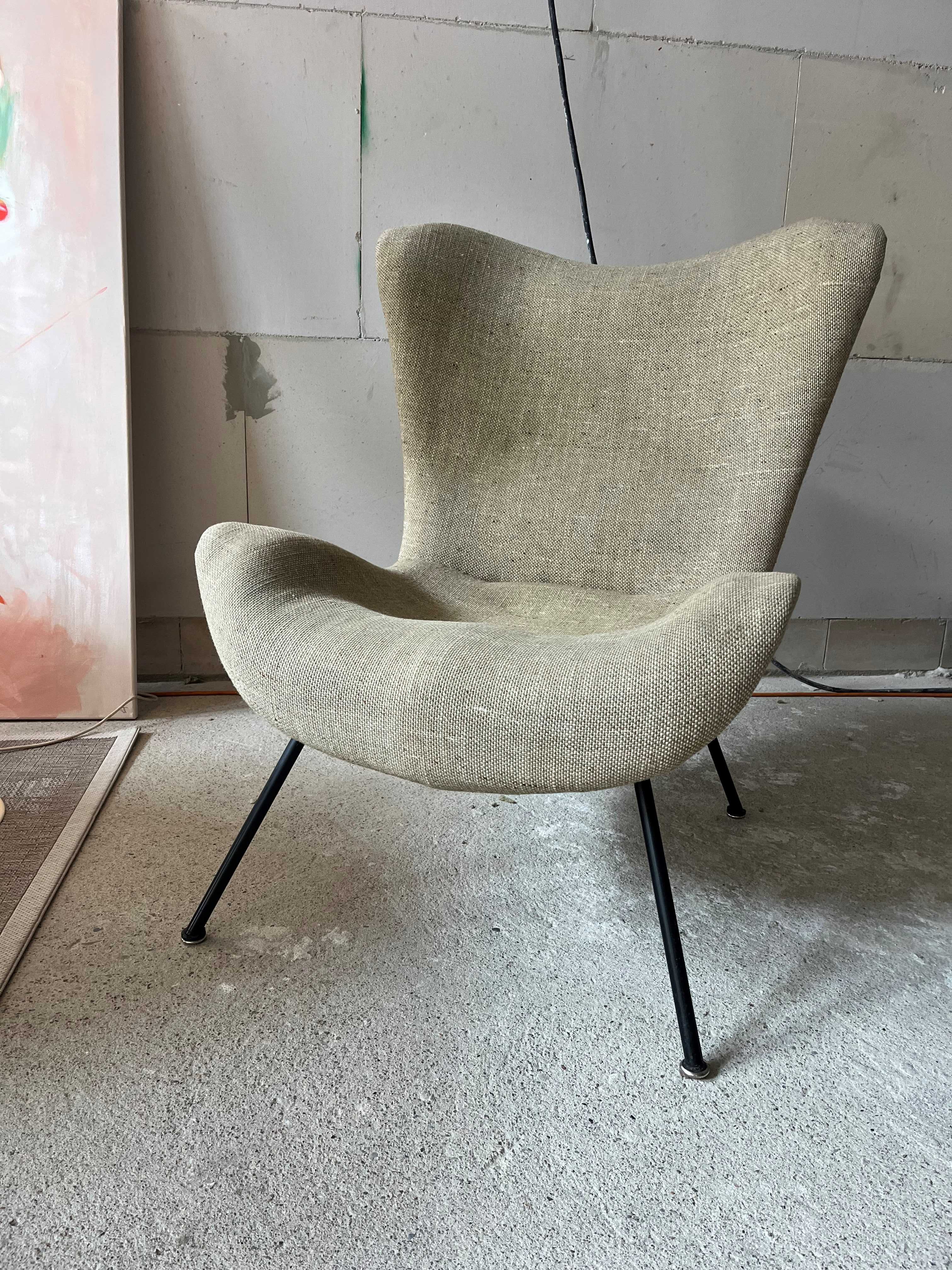 Madame Chair door Fritz Neth voor Correcta