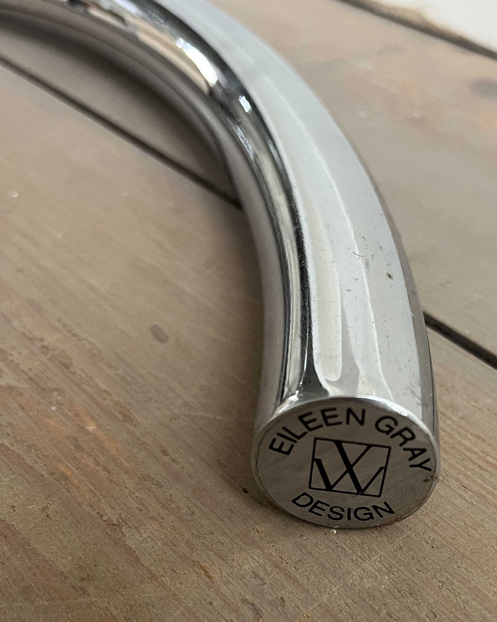 E1027 Beistelltisch Eileen Gray