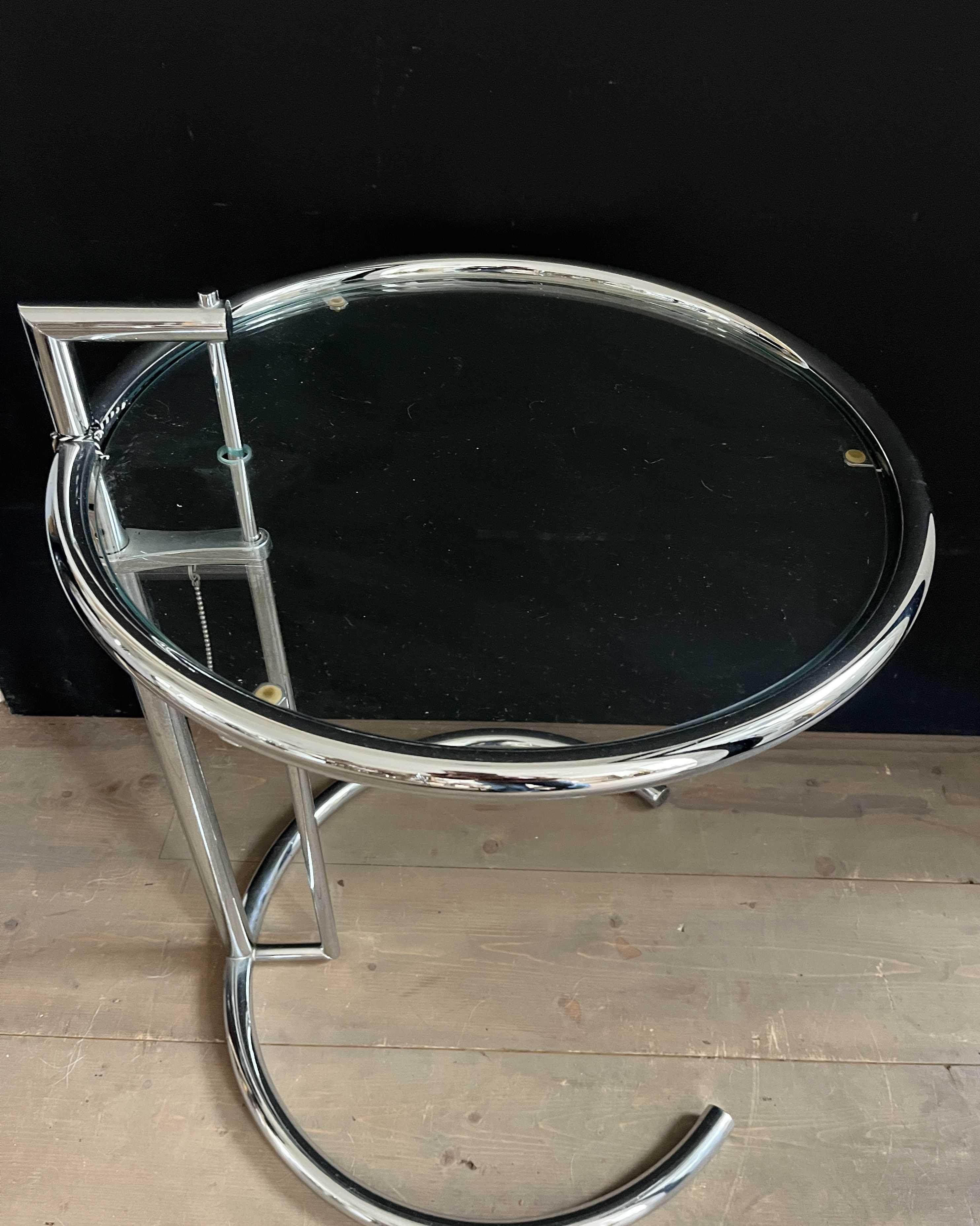 E1027 Beistelltisch Eileen Gray