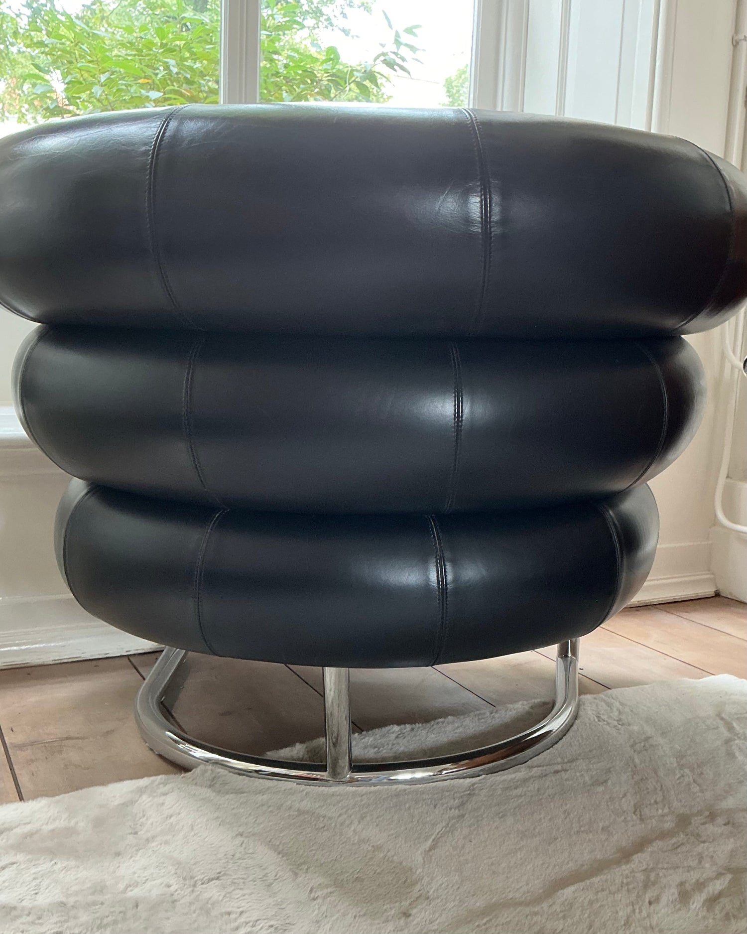 Fauteuil in de stijl van Eileen Gray