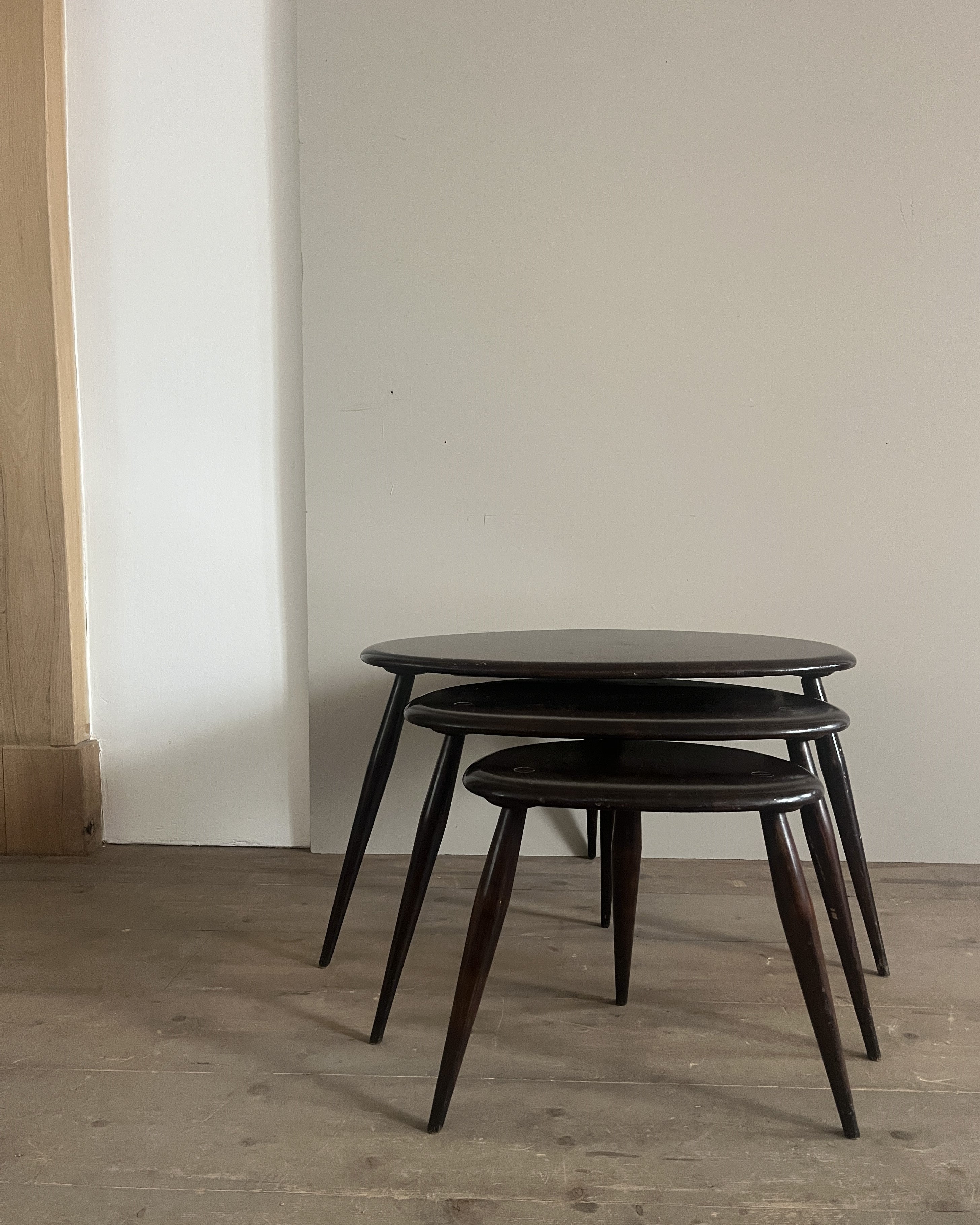 Bijzettafels Pebble, Ercol