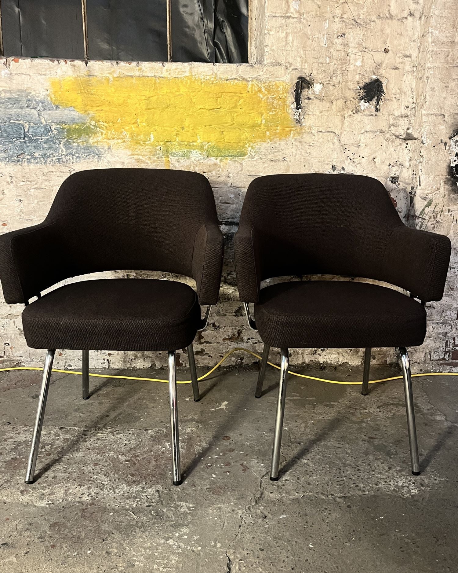 2er-Set Stühle im Eero Saarinen-Stil