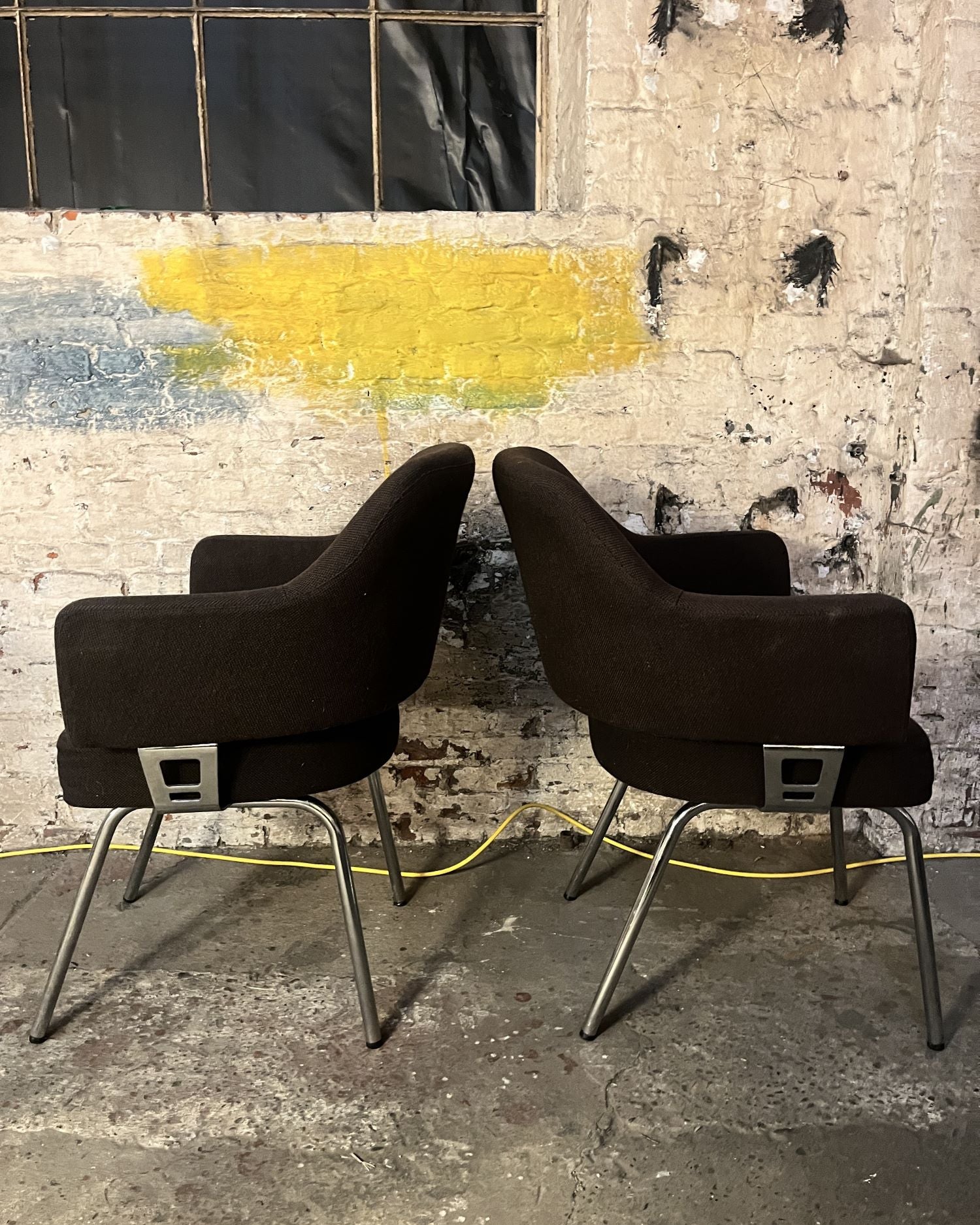 2er-Set Stühle im Eero Saarinen-Stil