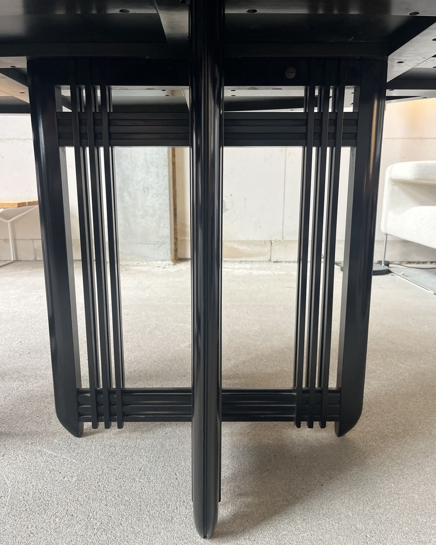 Eettafel Galaxy door Umberto Asnago voor Giorgetti