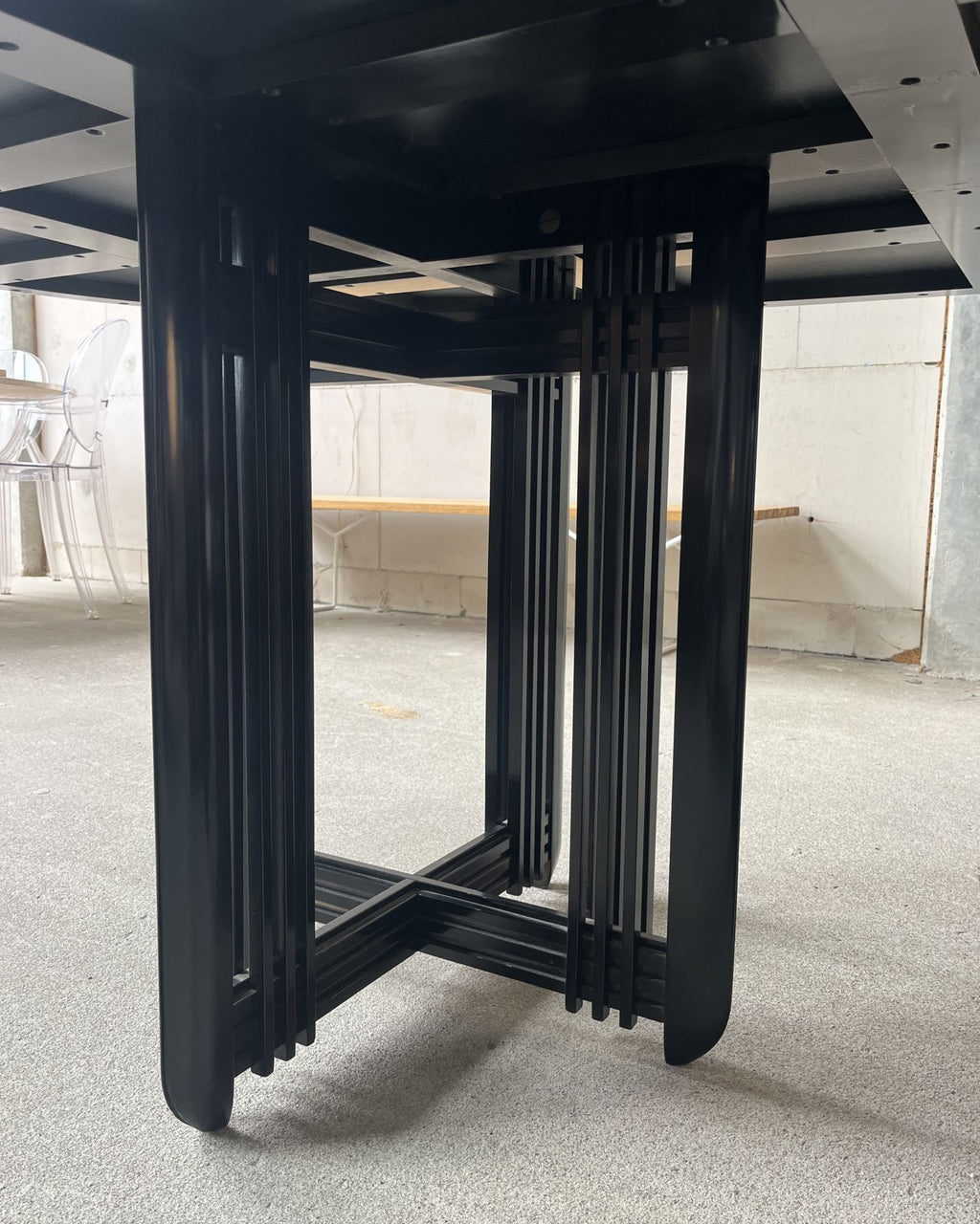 Eettafel Galaxy door Umberto Asnago voor Giorgetti