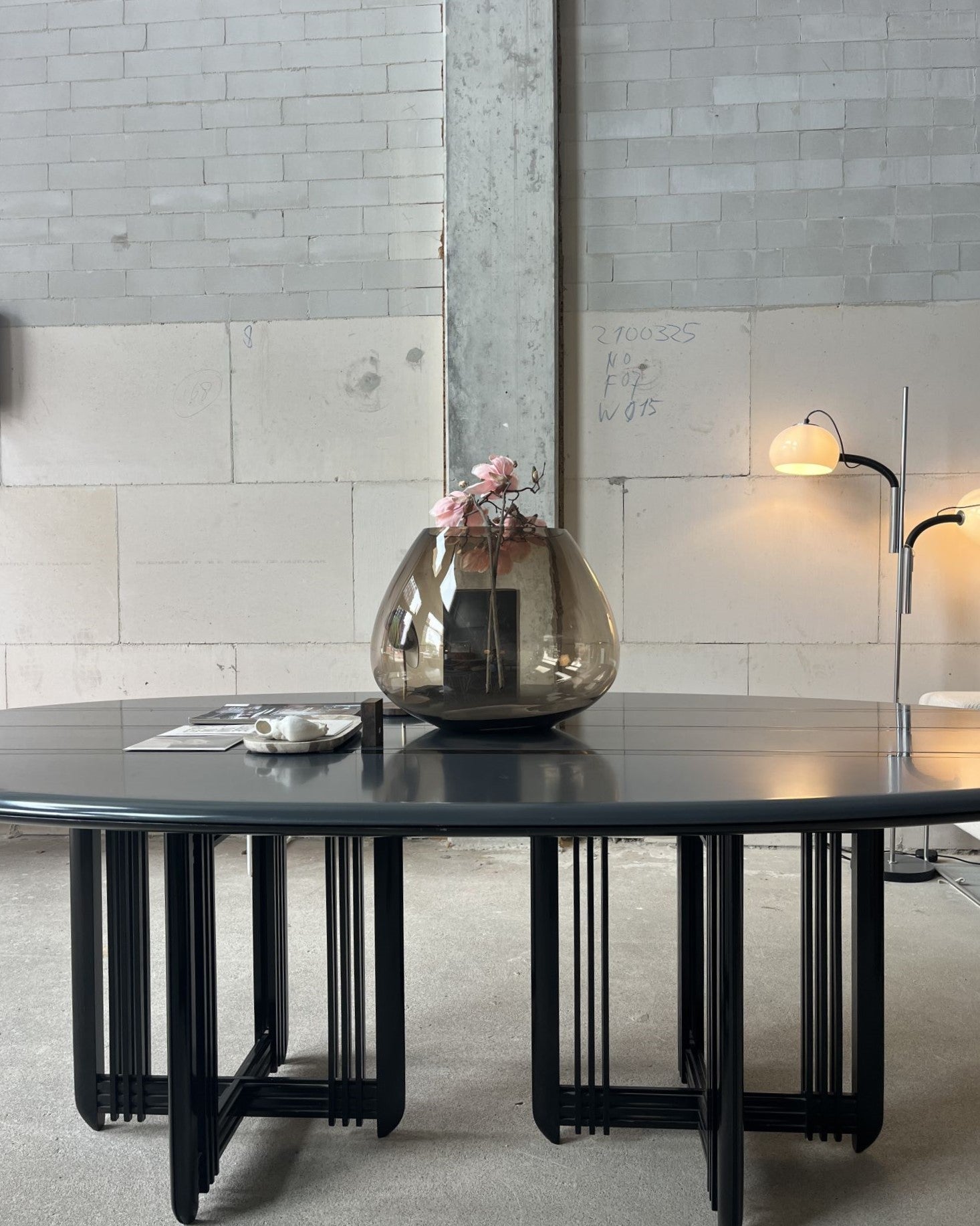 Eettafel Galaxy door Umberto Asnago voor Giorgetti