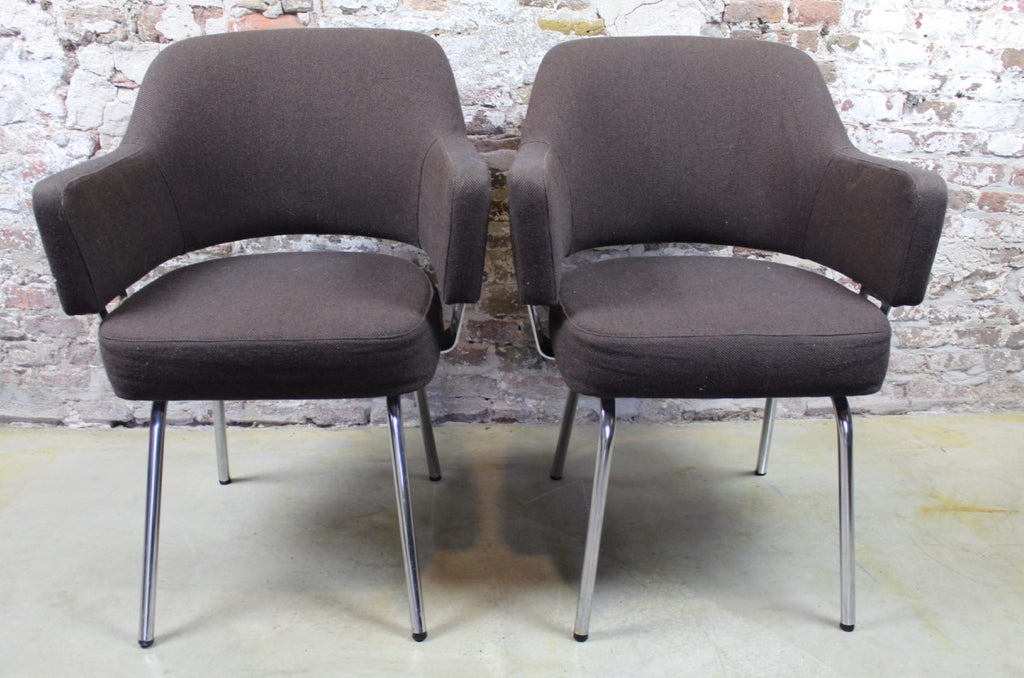 2er-Set Stühle im Eero Saarinen-Stil