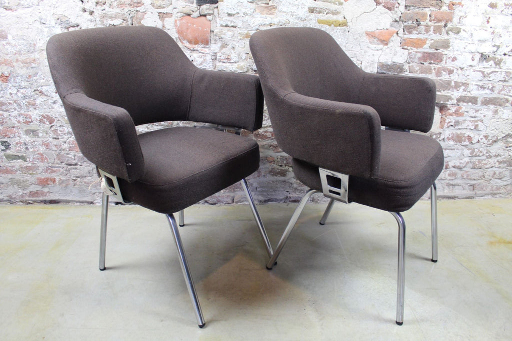 2er-Set Stühle im Eero Saarinen-Stil
