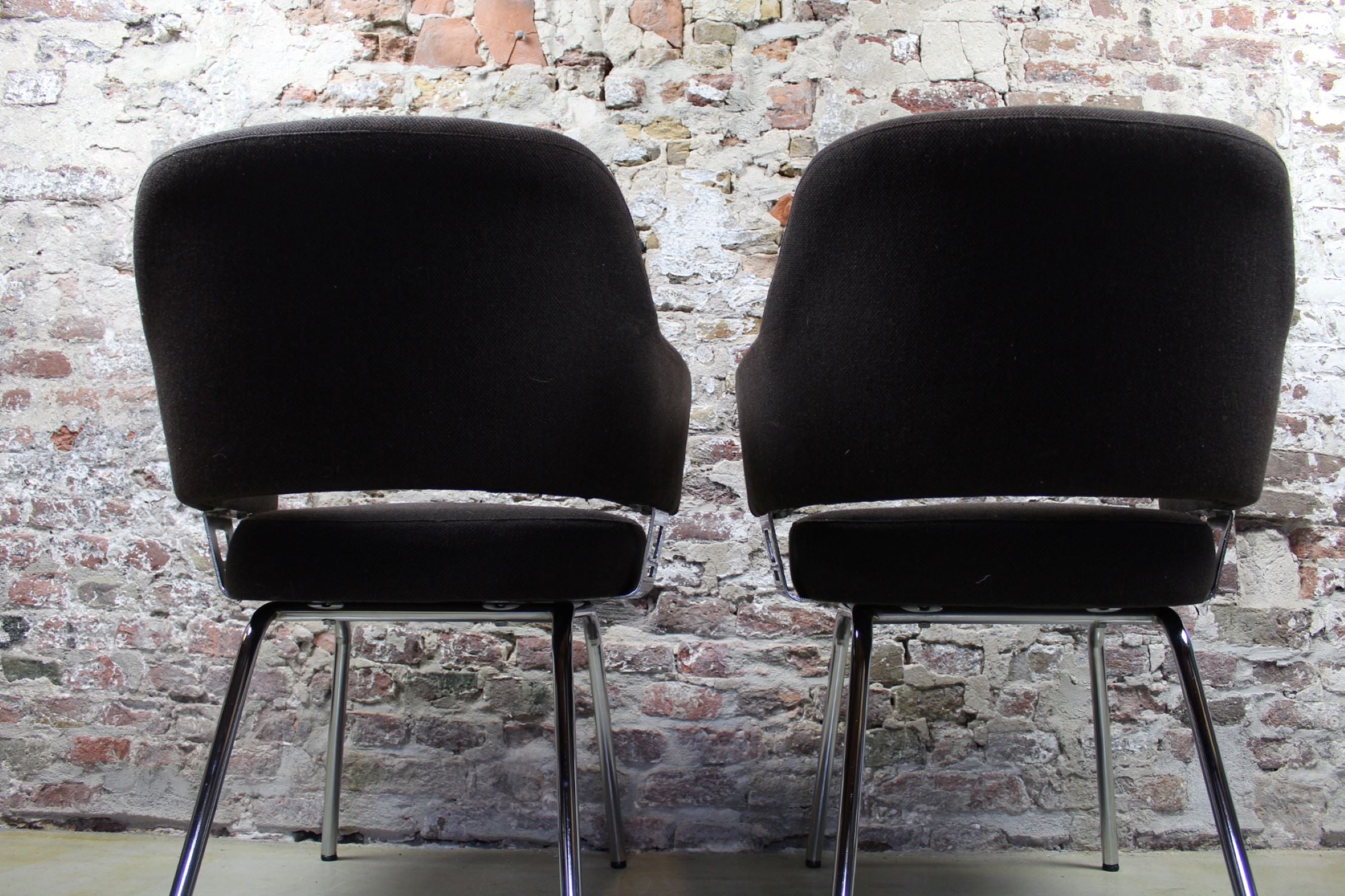 Set van 2 stoelen in Eero Saarinen stijl