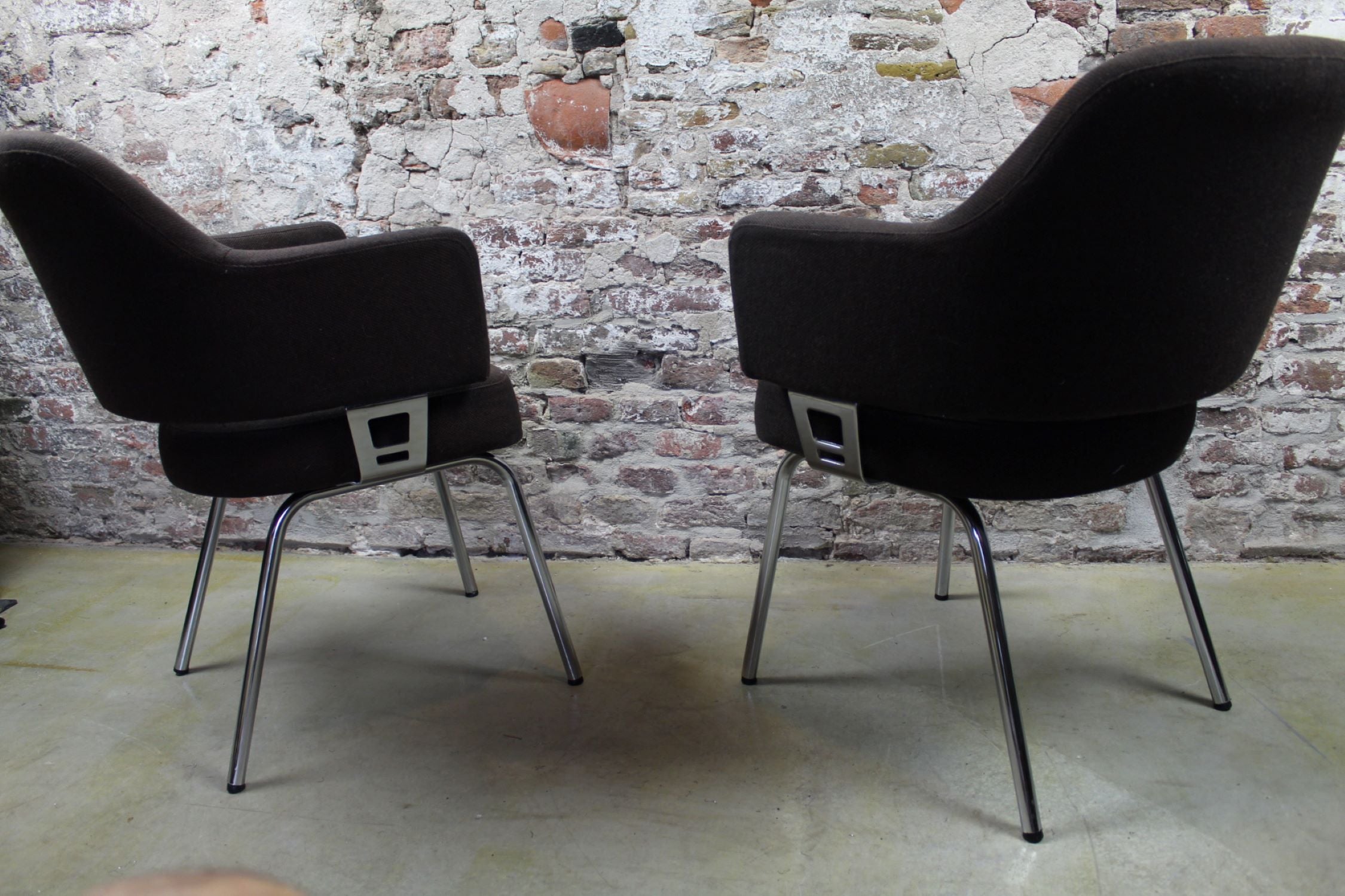 2er-Set Stühle im Eero Saarinen-Stil