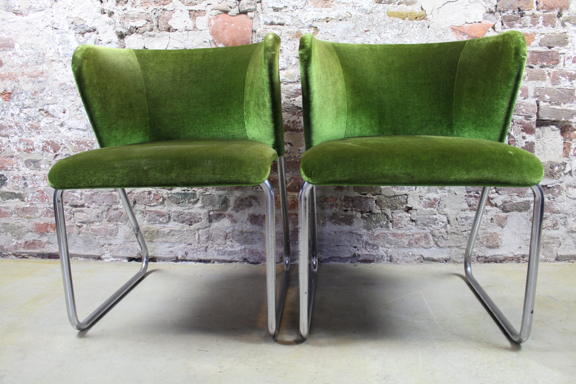 Set van 2 midcentury lounge fauteuiltjes, Chroom / Groen velours