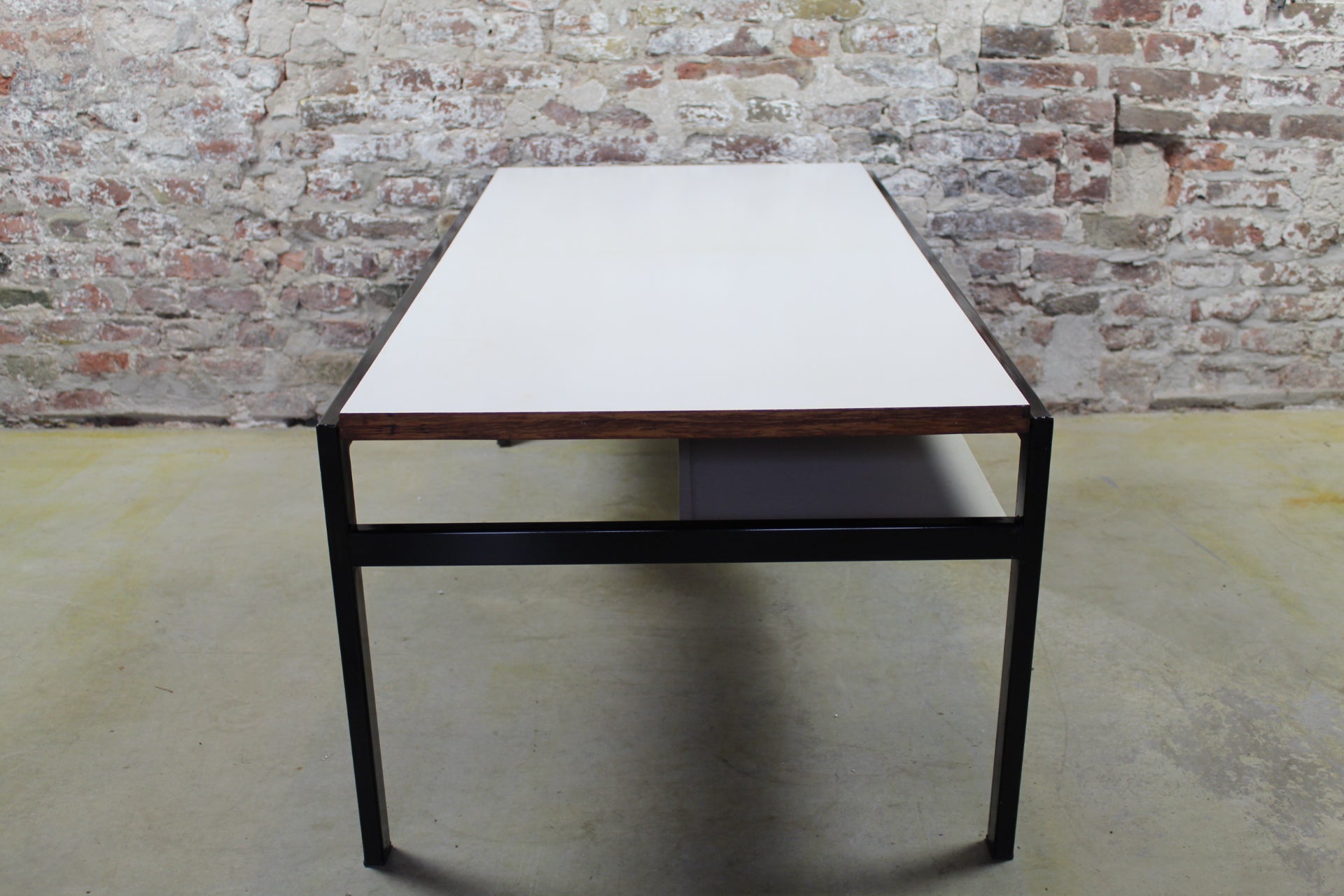 Salontafel. Model TU04 voor Pastoe