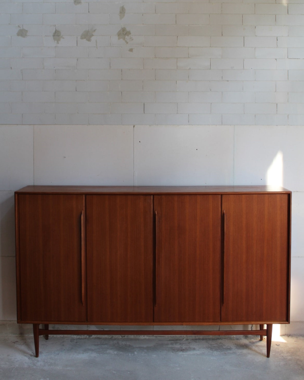 Teak highboard XXL Duitse design klassieker van Heinrich Rietsenpatt