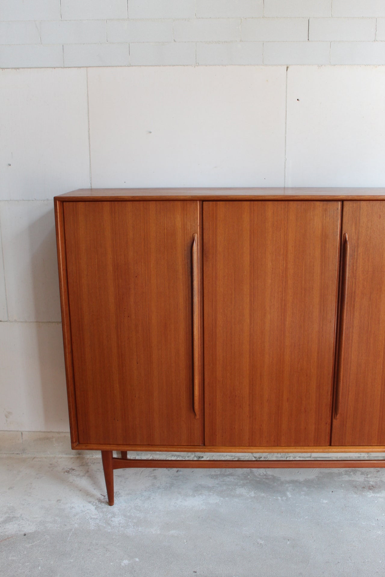 Teak highboard XXL, Duitse design klassieker van Heinrich Rietsenpatt