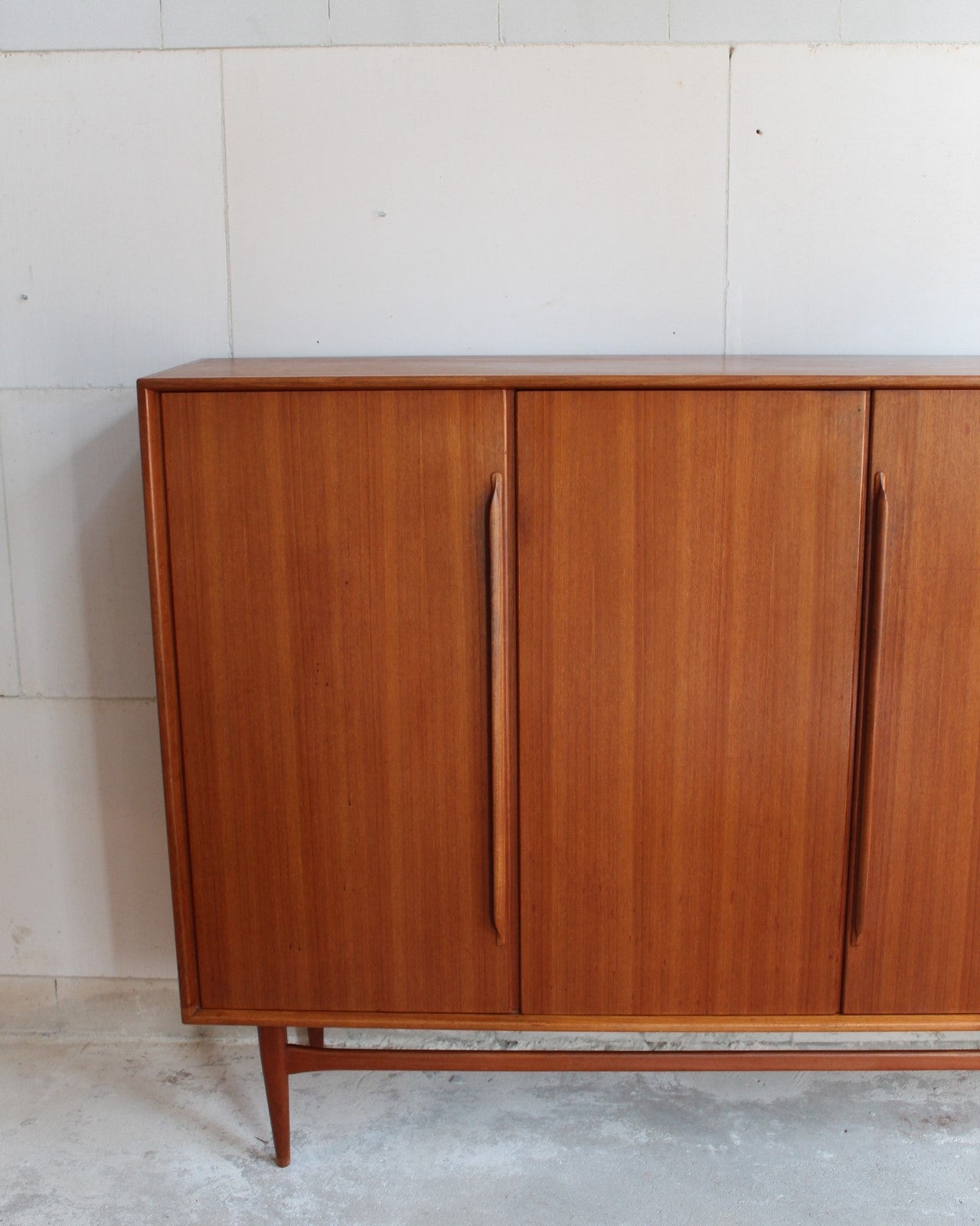 Teak highboard XXL Duitse design klassieker van Heinrich Rietsenpatt