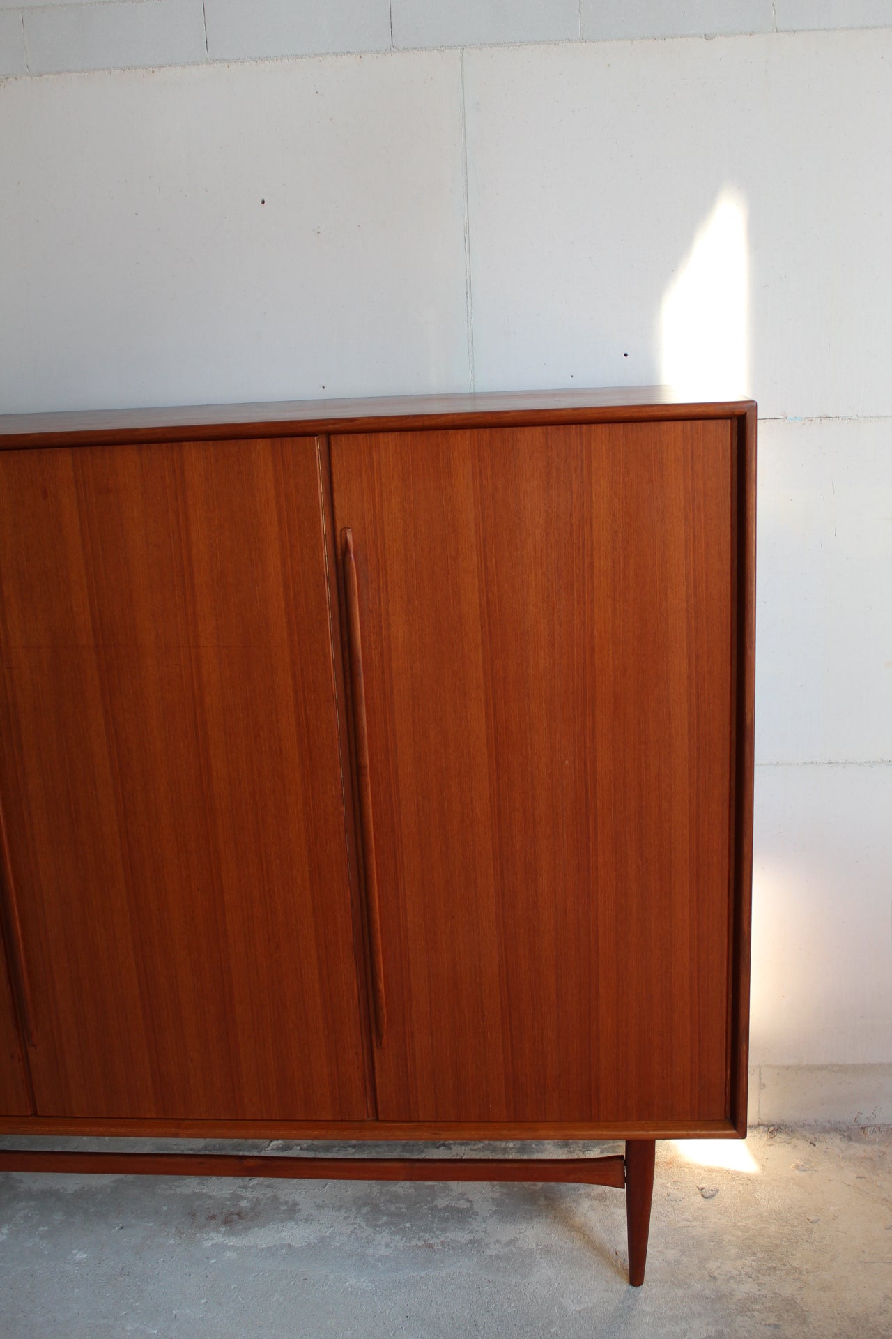 Teak highboard XXL, Duitse design klassieker van Heinrich Rietsenpatt