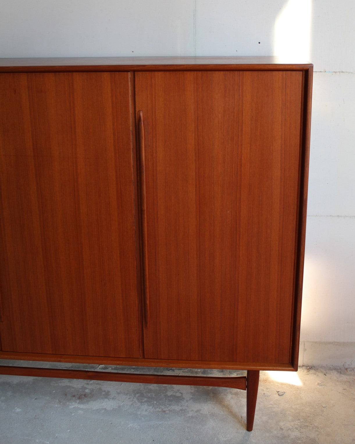 Teak highboard XXL Duitse design klassieker van Heinrich Rietsenpatt