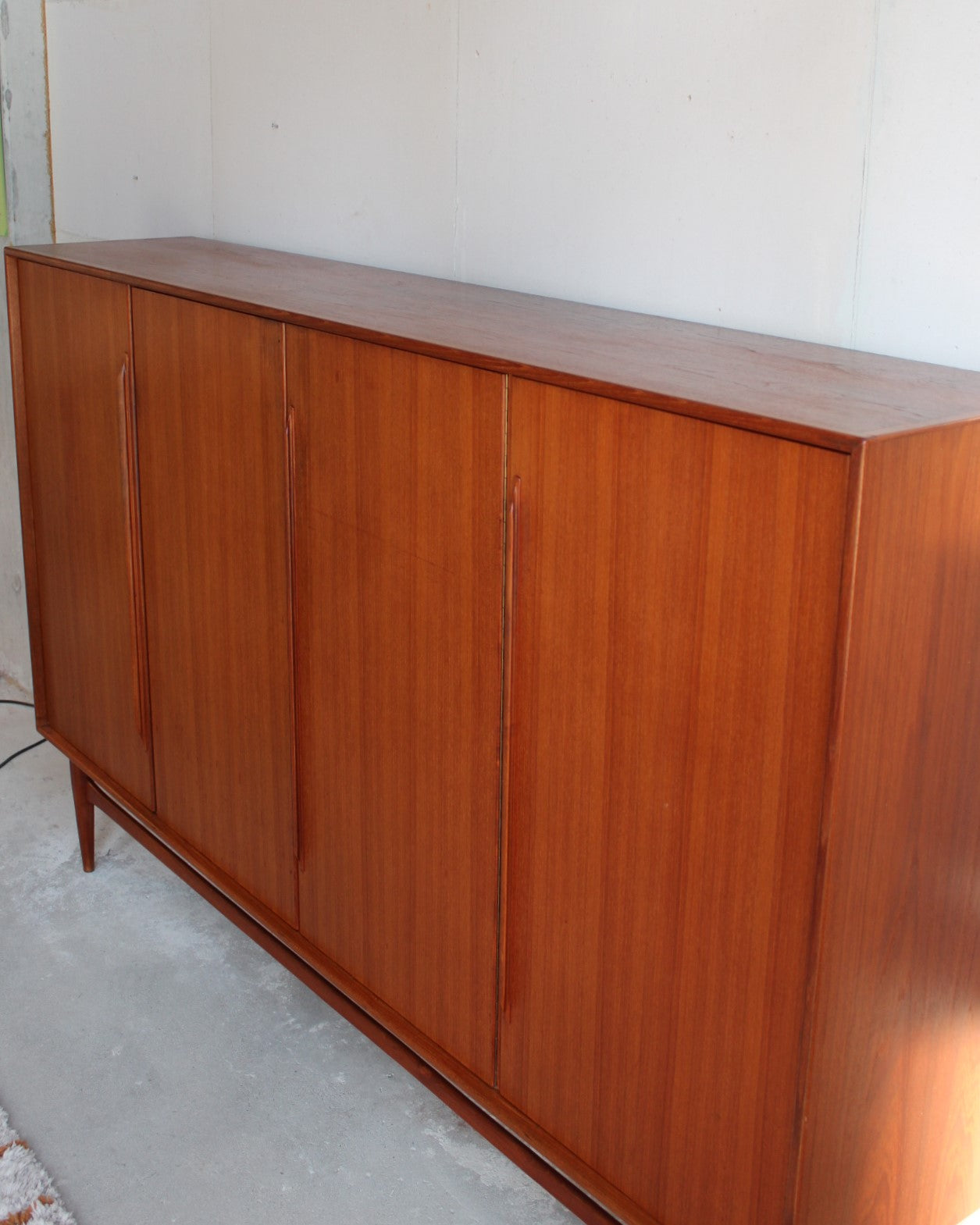 Teak highboard XXL Duitse design klassieker van Heinrich Rietsenpatt