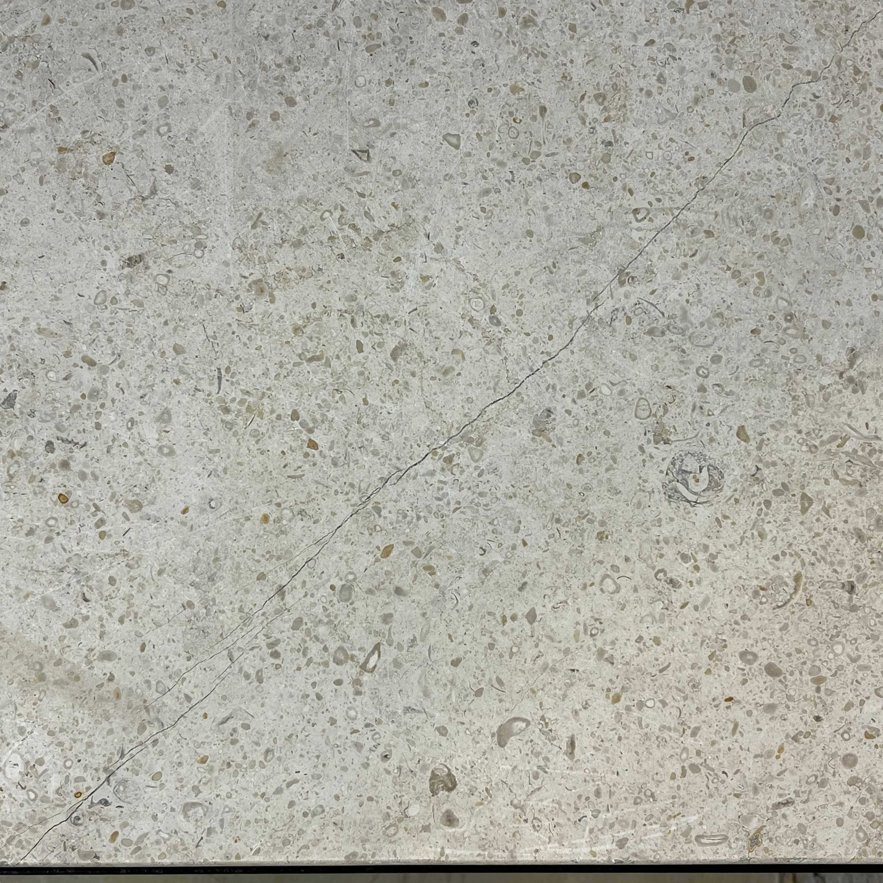 Beistelltisch aus Travertin